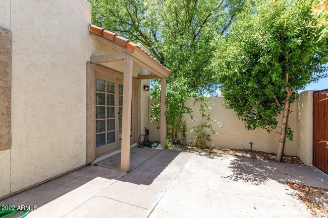 Building Photo - 7821 E Valley Vista Dr