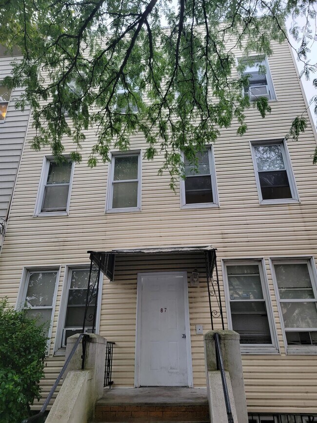 Primary Photo - 87 Wales Ave