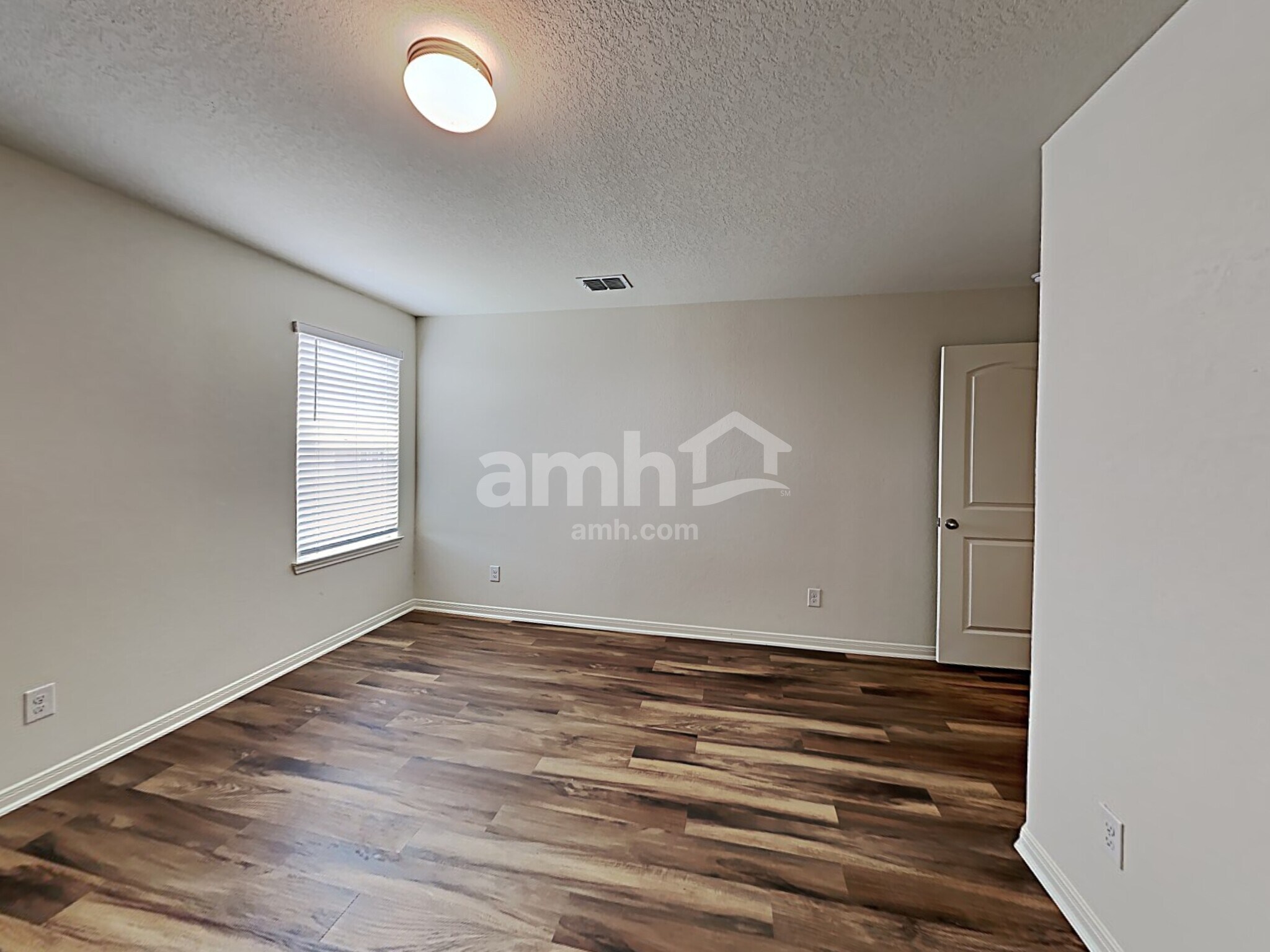 Building Photo - 12250 Commander Dr