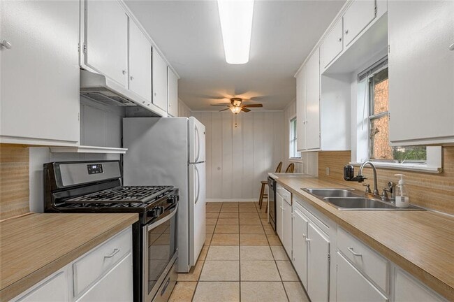 Building Photo - 1412 22nd St