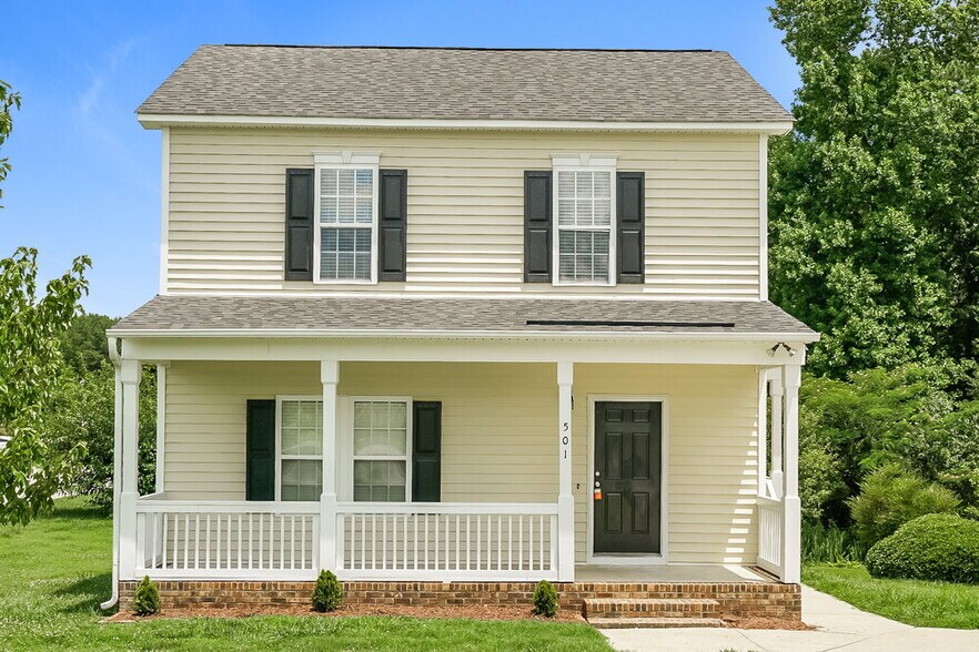 Primary Photo - 501 Oak Dare Ln