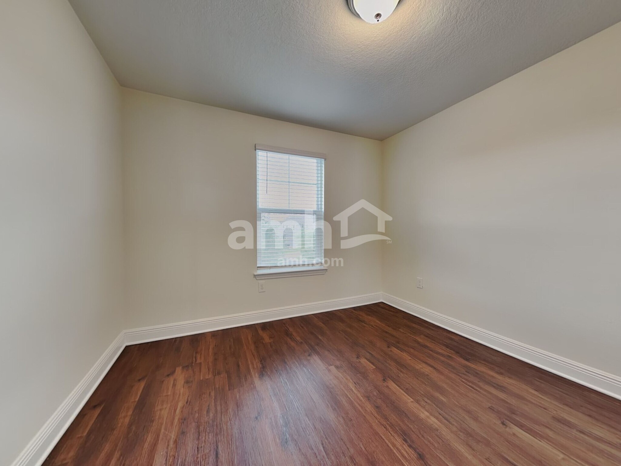 Building Photo - 20200 Calla Lily Dr