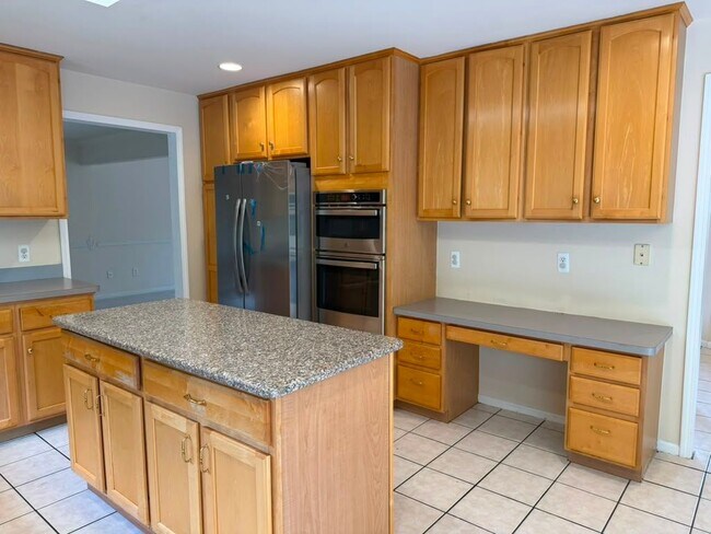 Building Photo - 7782 Watford Dr