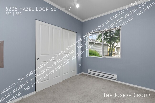 Building Photo - 6205 Hazel Loop SE