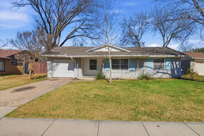 Building Photo - "Charming 3-Bedroom Retreat with 2 Full Baths in Farmers Branch"
