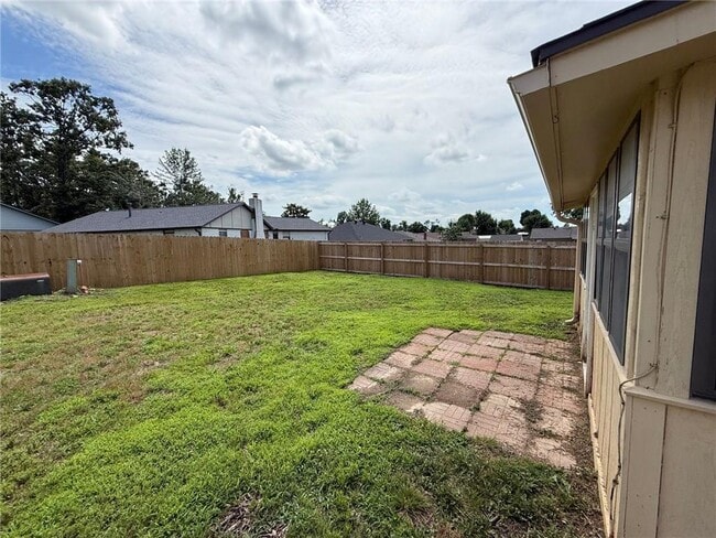 Building Photo - 2604 W Dogwood St