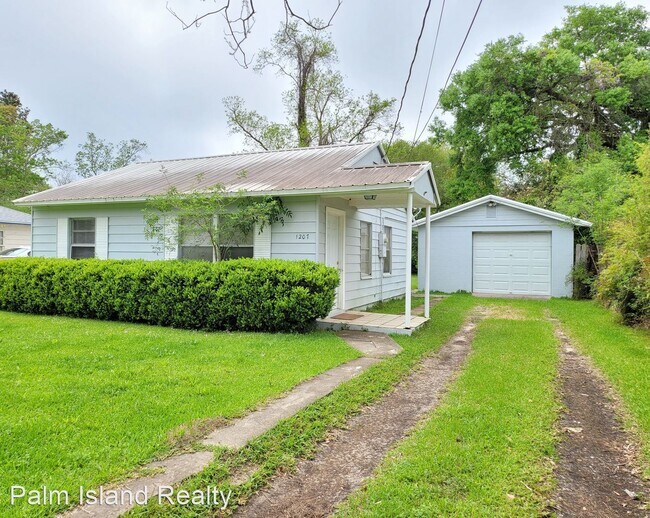 Building Photo - 2 br, 1 bath House - 1207 N 46th Ave