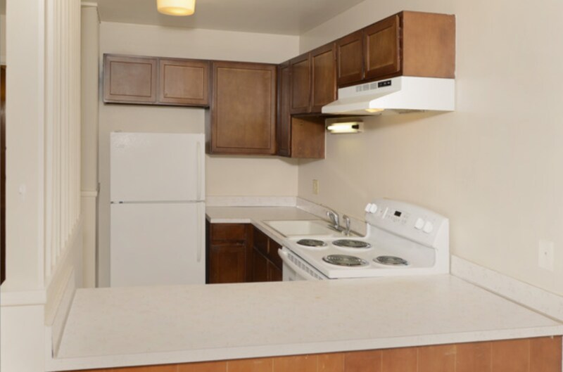 Building Photo - 611 Stover St