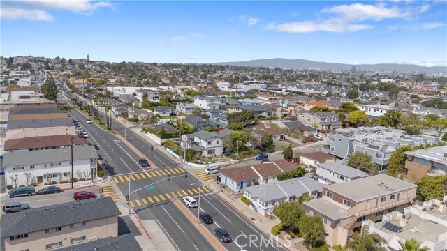 Building Photo - 1311 Manhattan Beach Blvd