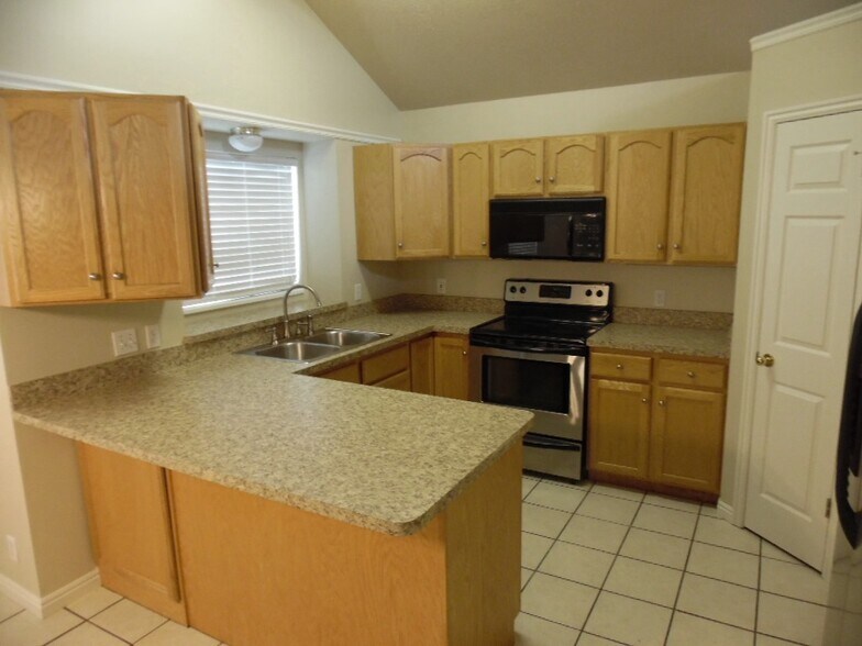 Building Photo - 3128 N 1325 E