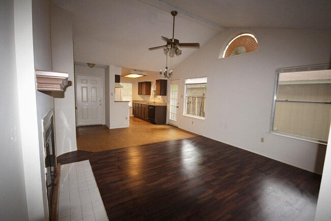 Building Photo - 12801 Modena Trail