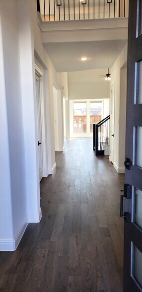 Entry View - 3004 Warrington
