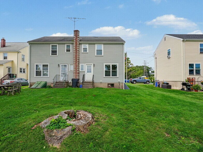 Building Photo - 108 Kenwood Ave