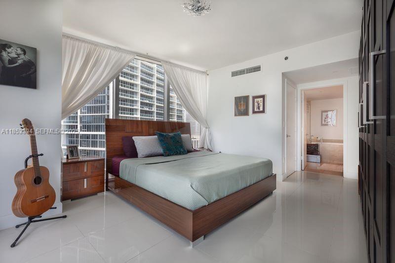 Building Photo - 495 Brickell