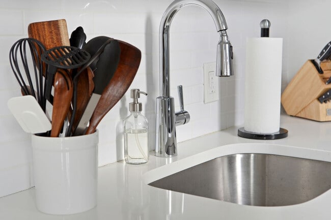 Building Photo - 330 W 58th St