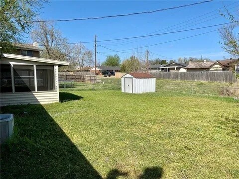 Building Photo - 1810 Bellaire Dr