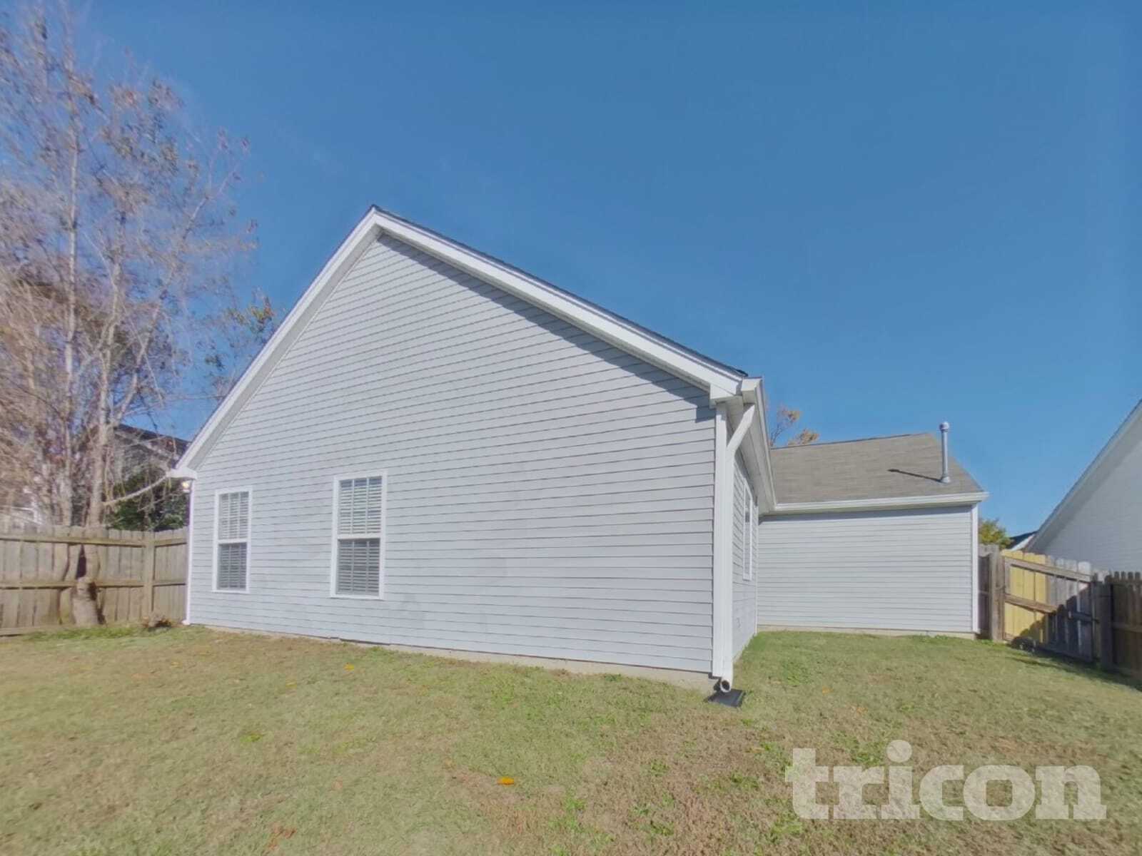 Building Photo - 144 Phoenix Ln