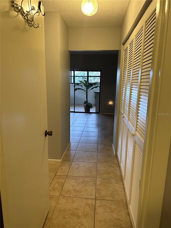 Building Photo - 4644 La Jolla Dr