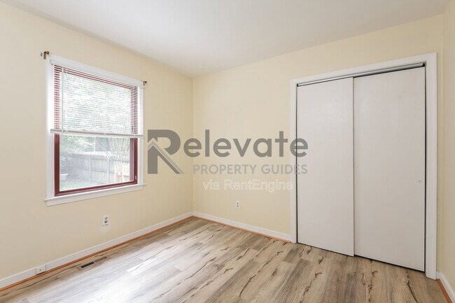 Building Photo - 1031 Huntersdell Terrace
