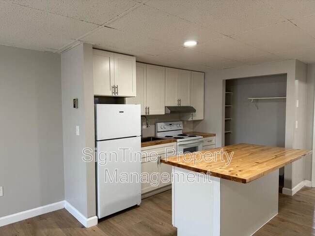 Building Photo - 229 Jonathan St