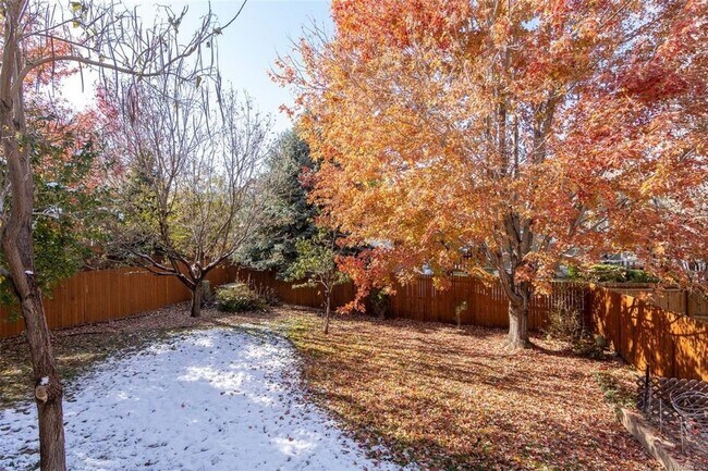 Building Photo - AMAZING 4 Bed 4 Bath Single Family Home in...