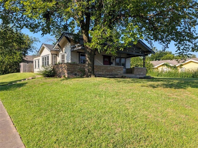 Primary Photo - 1200 NW 33rd St