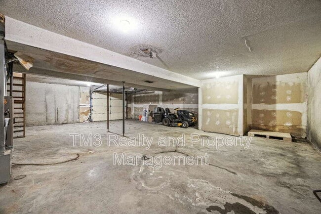 Building Photo - 1908 5th Ave