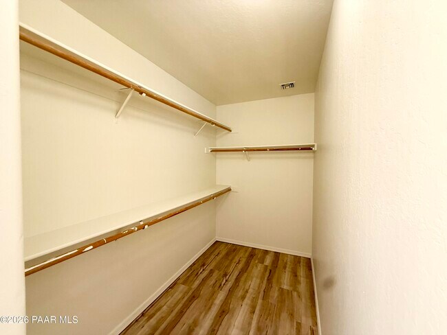 Building Photo - 7160 E Thrush Ln