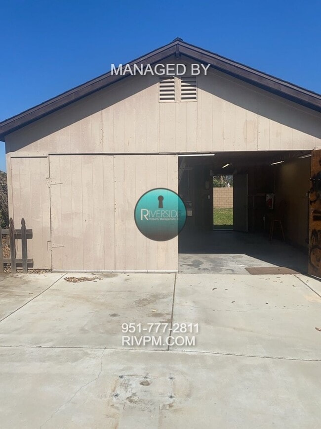 Building Photo - Beautiful 4-Bedroom, 2-Bath Home in Rivers...