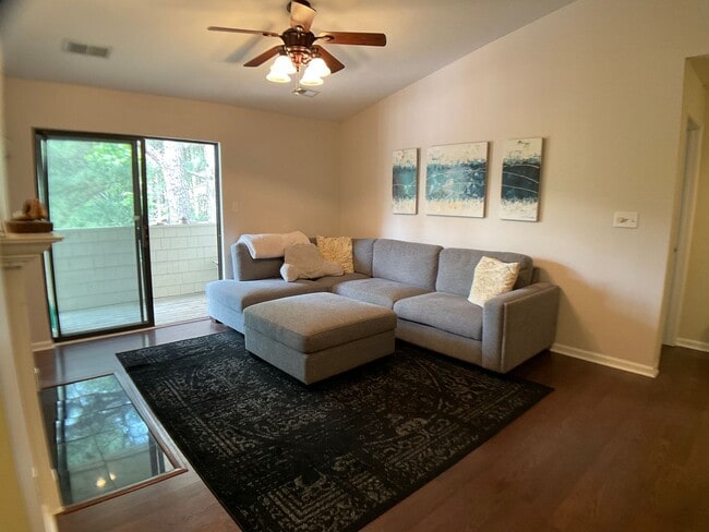 Building Photo - Spacious Condo in Brandon Ridge!