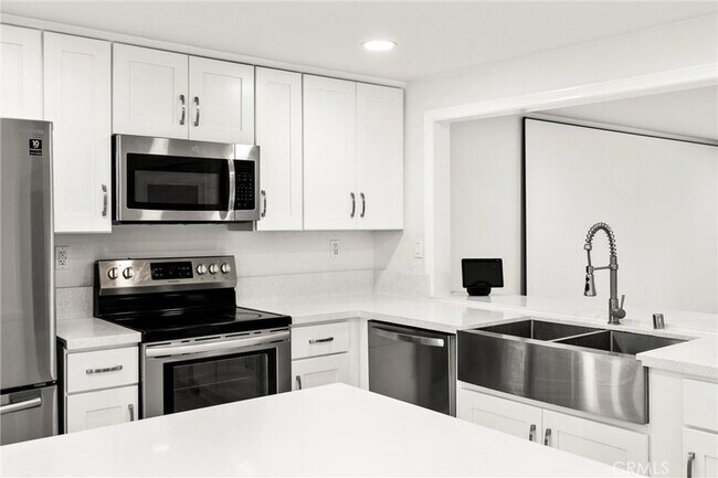 Building Photo - 13509 Destino St