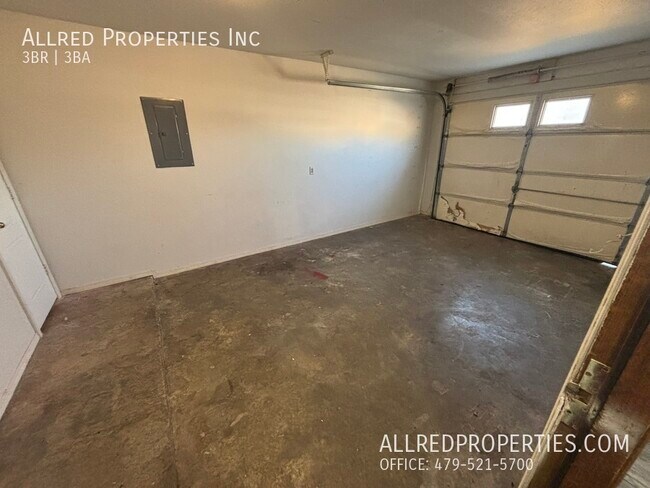 Building Photo - 2929 Meridian Pl