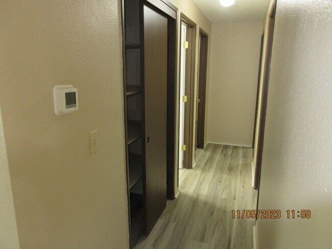 Building Photo - Updated and refurbished