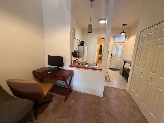 Building Photo - "Furnished Urban Oasis: Spacious 1-Bedroom in Prime St. Louis Location, SOULARD – 900 Sq Ft of Co...