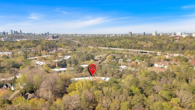 Building Photo - 25109 Plantation Dr NE