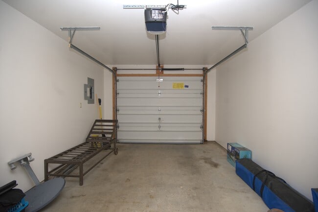 Building Photo - 63 Poplar Ct Ln