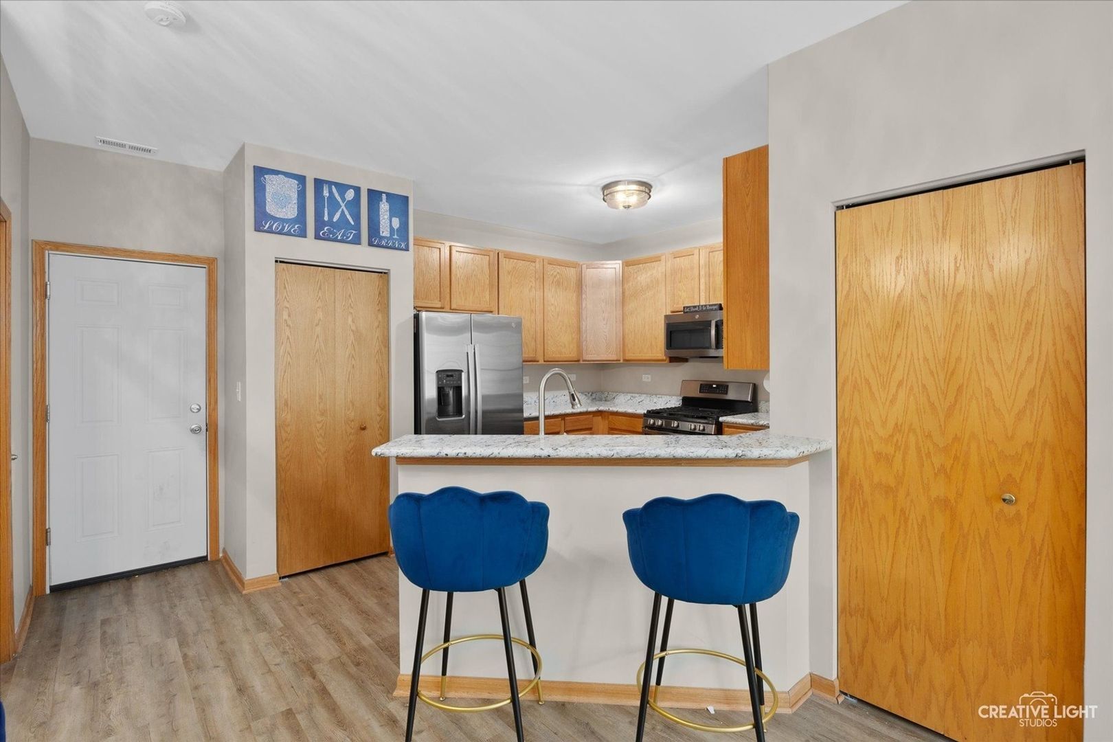 Building Photo - 283 Springbrook Trail S