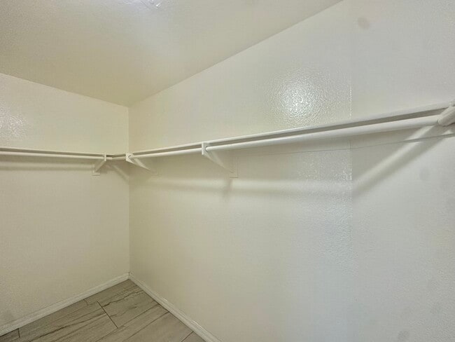 Building Photo - Spacious Updated Home In Desirable 92029 I...