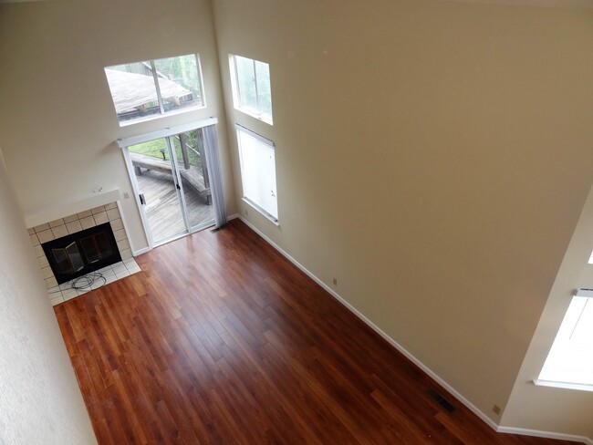 Building Photo - 161 Lynx Ct