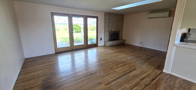 Building Photo - Spacious 3 Bedroom Home in North Corvallis