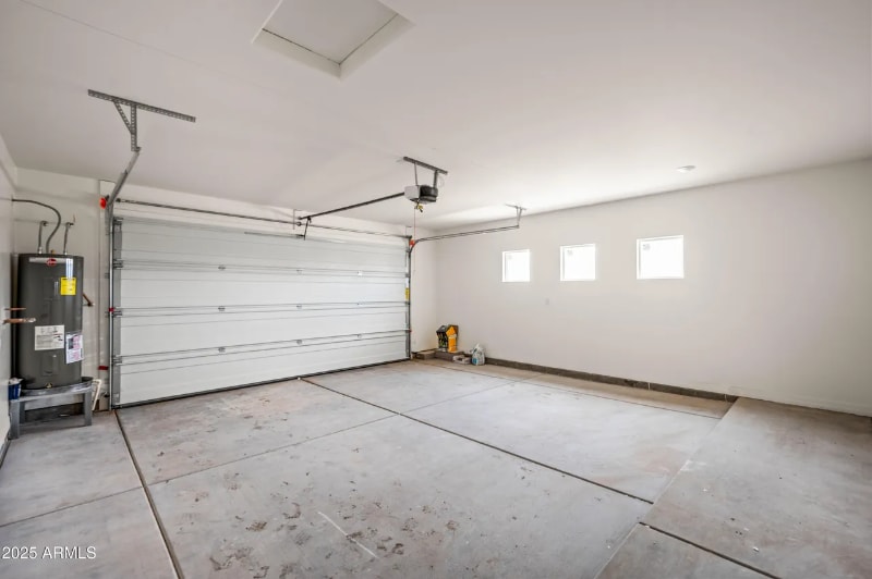 Building Photo - 38167 W San Juan Ave