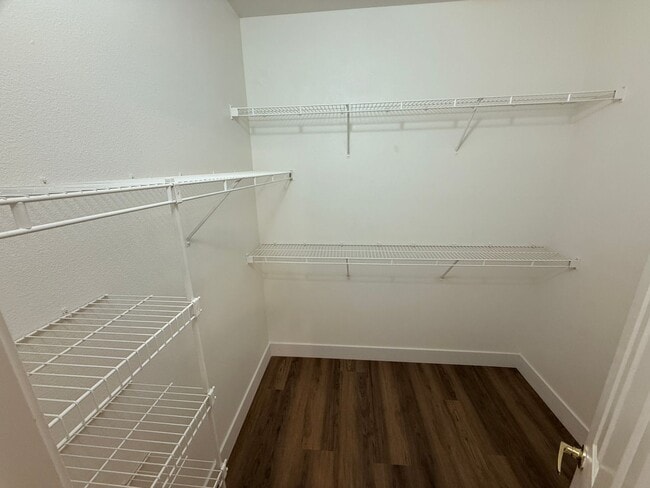 Building Photo - 2050 W Warm Springs Rd