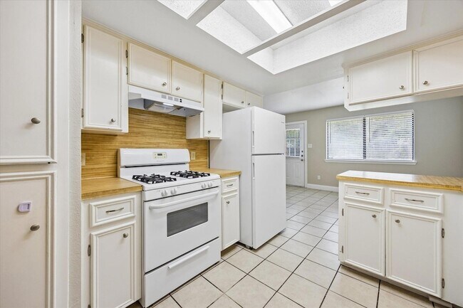 Building Photo - 8329 Fathom Cir