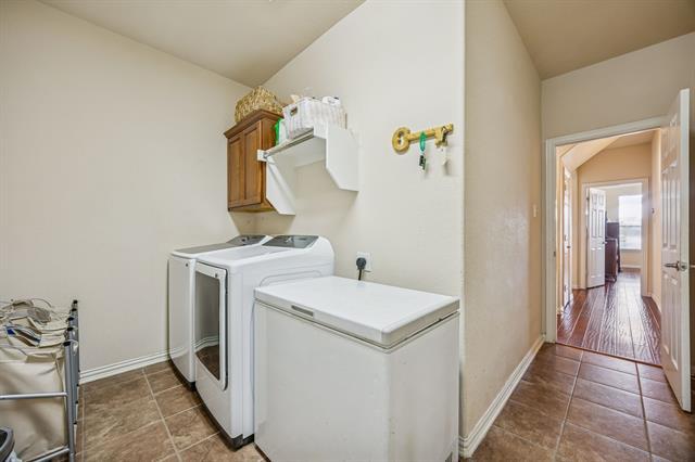 Building Photo - 5424 Childress Dr