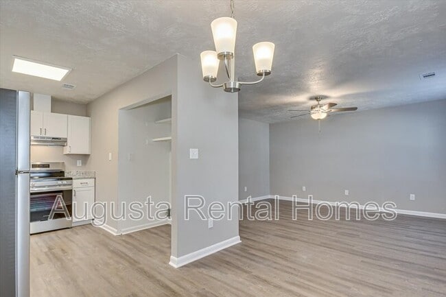 Building Photo - 3405 Princess Ct