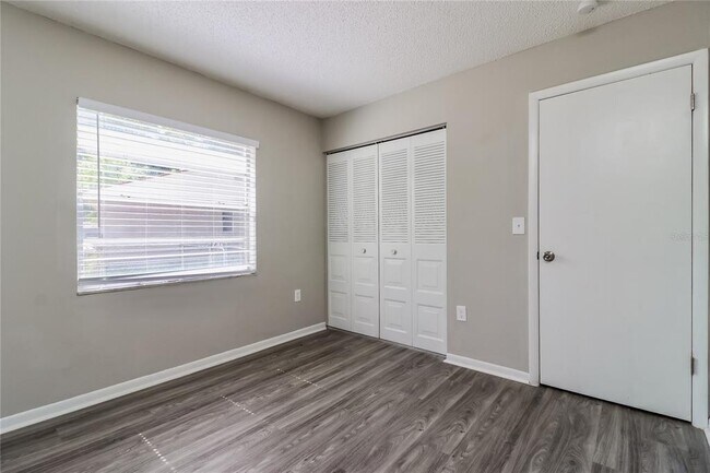 Building Photo - 2289 Crystalview Ct