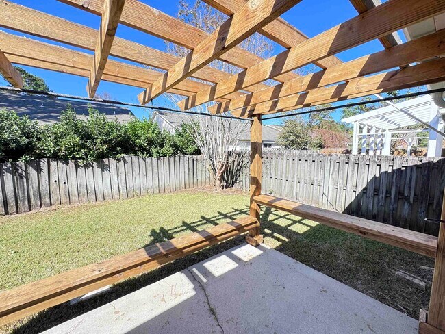 Building Photo - 1125 Mosswood Chase