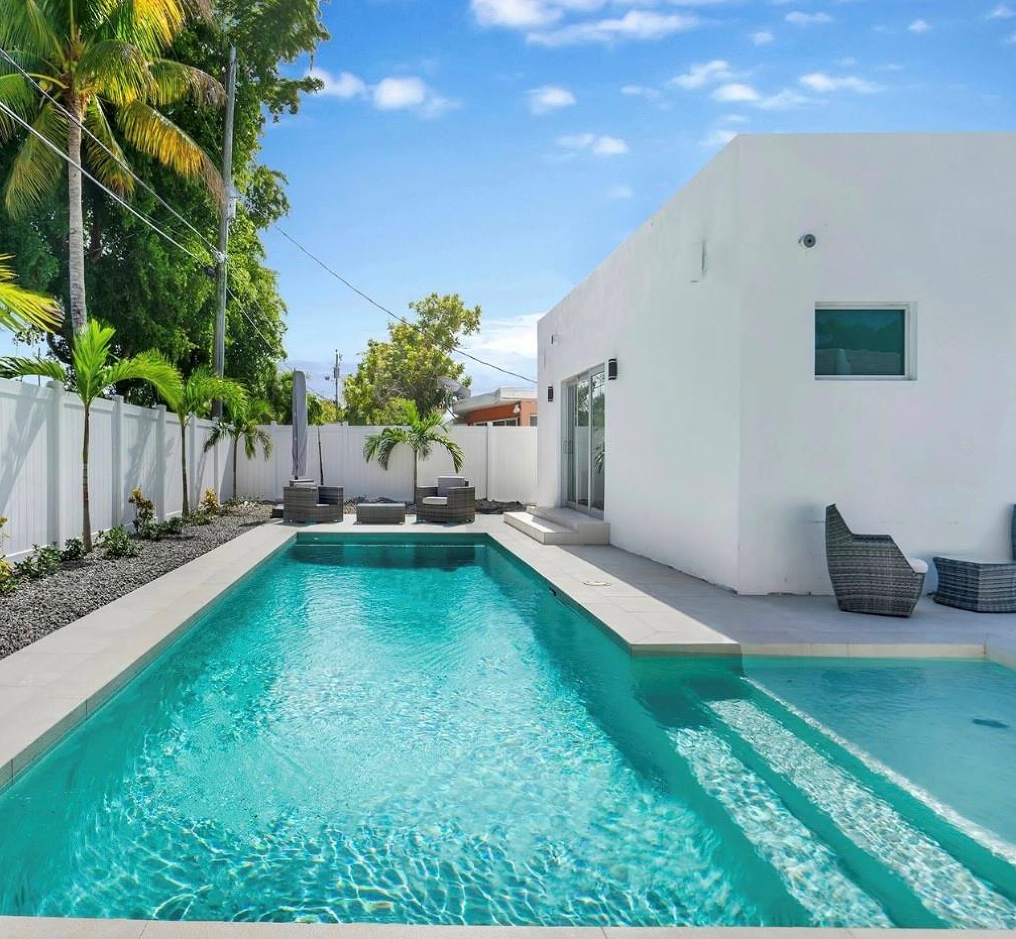 Building Photo - 7610 Bayside Ln