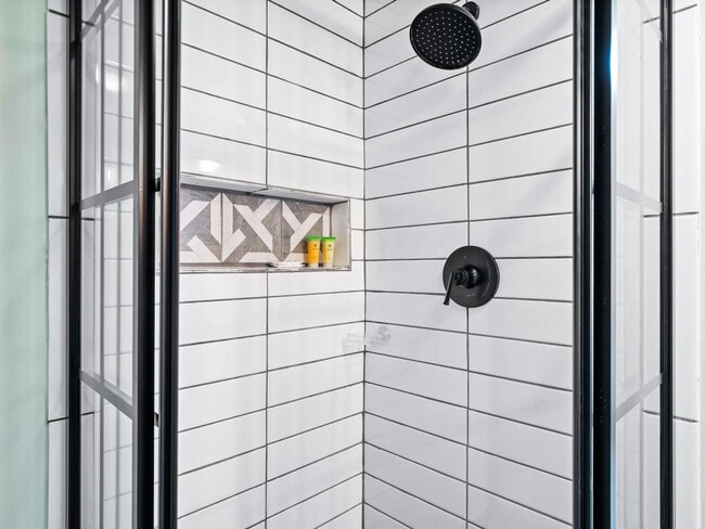 Building Photo - 6771 Greenleaf Ave