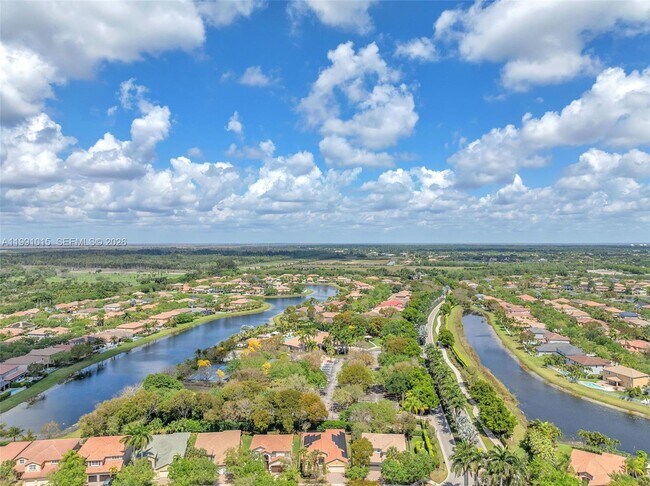 Building Photo - 19381 Stonebrook St